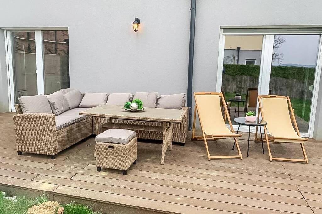 Gaestetraum Mit Wunderschoenem Ausblick Und Garten Apartment Muhldorf Bei Feldbach Luaran gambar