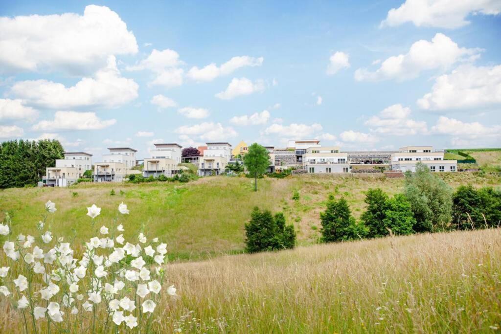 Gaestetraum Mit Wunderschoenem Ausblick Und Garten Apartment Muhldorf Bei Feldbach Luaran gambar