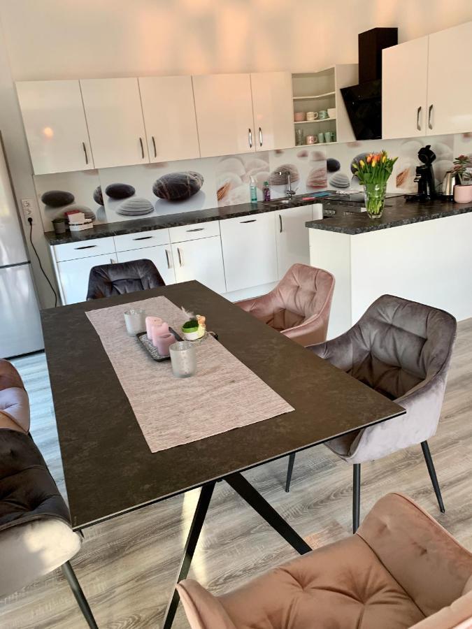 Gaestetraum Mit Wunderschoenem Ausblick Und Garten Apartment Muhldorf Bei Feldbach Luaran gambar