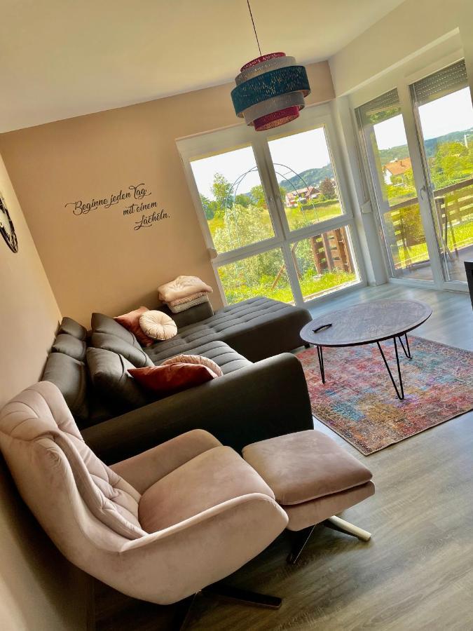 Gaestetraum Mit Wunderschoenem Ausblick Und Garten Apartment Muhldorf Bei Feldbach Luaran gambar
