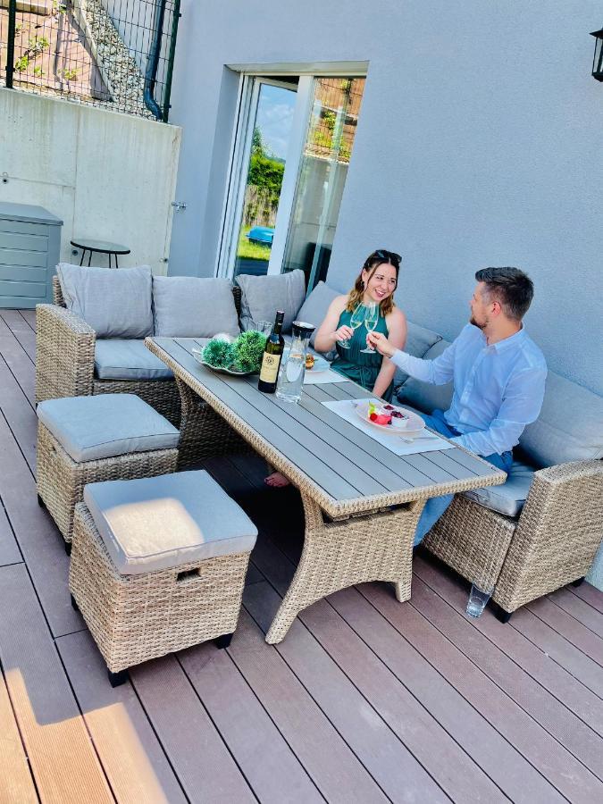 Gaestetraum Mit Wunderschoenem Ausblick Und Garten Apartment Muhldorf Bei Feldbach Luaran gambar