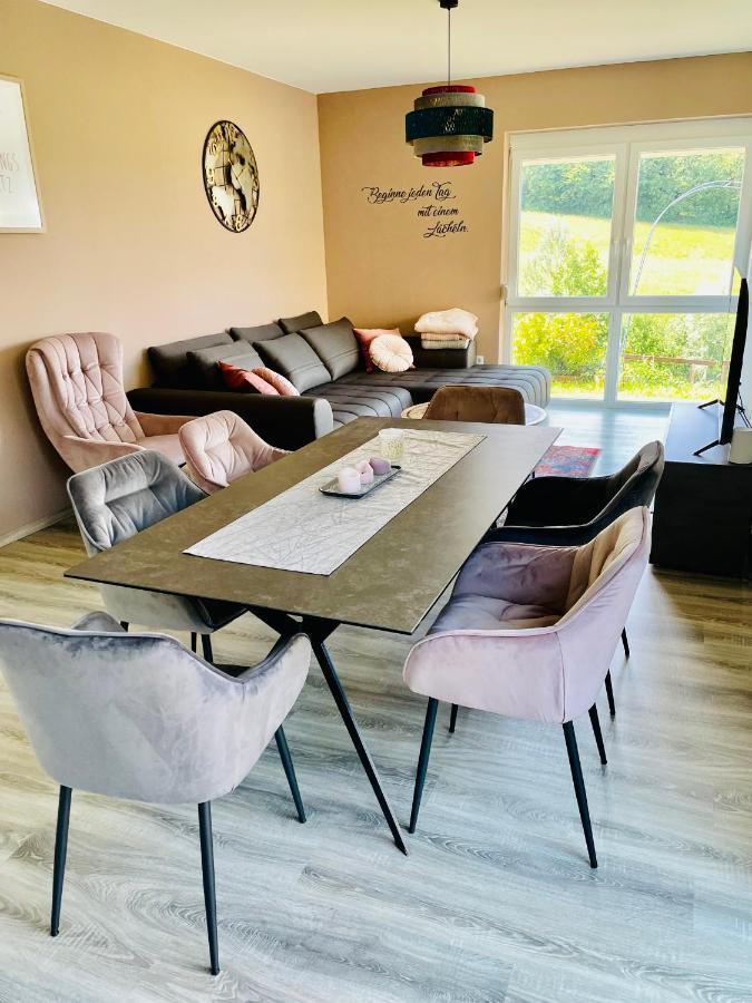 Gaestetraum Mit Wunderschoenem Ausblick Und Garten Apartment Muhldorf Bei Feldbach Luaran gambar